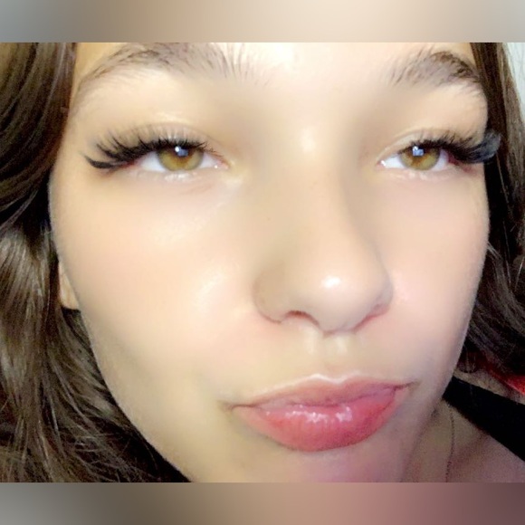 Meet your Posher, Ivylyn - Picture 1 of 1